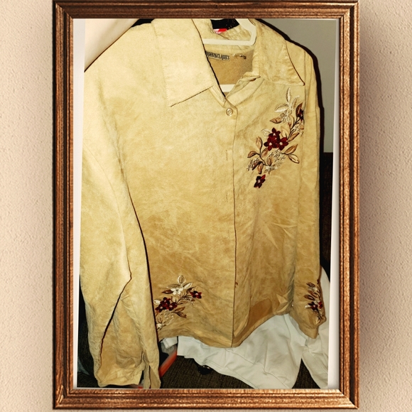 Suede Fashion classics button-up floral stitching - Picture 1 of 12